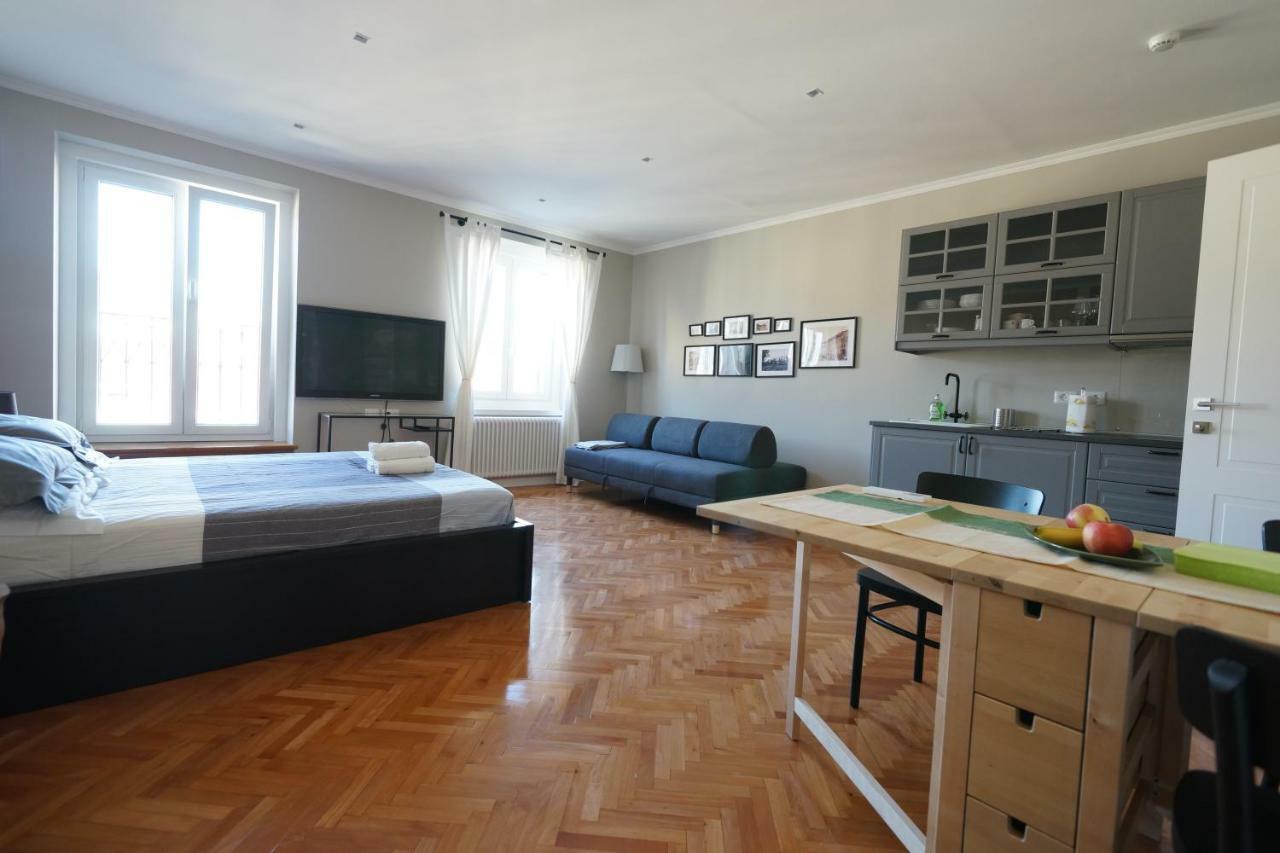 Garibaldino Rooms Trieste Luaran gambar